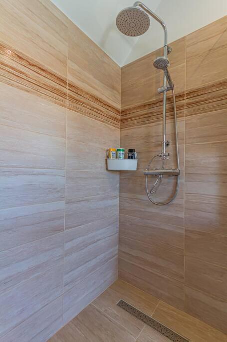 Roomy Apartment 80Sqm At City Center Free Parking Space, Ac & Balcony Budapest Eksteriør billede