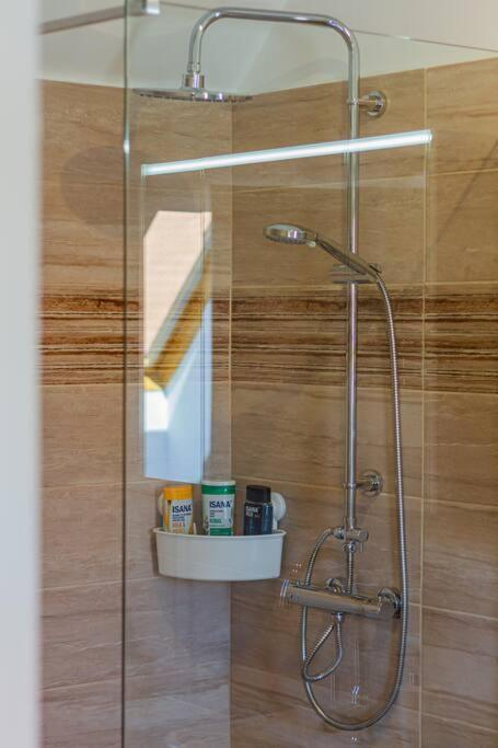 Roomy Apartment 80Sqm At City Center Free Parking Space, Ac & Balcony Budapest Eksteriør billede