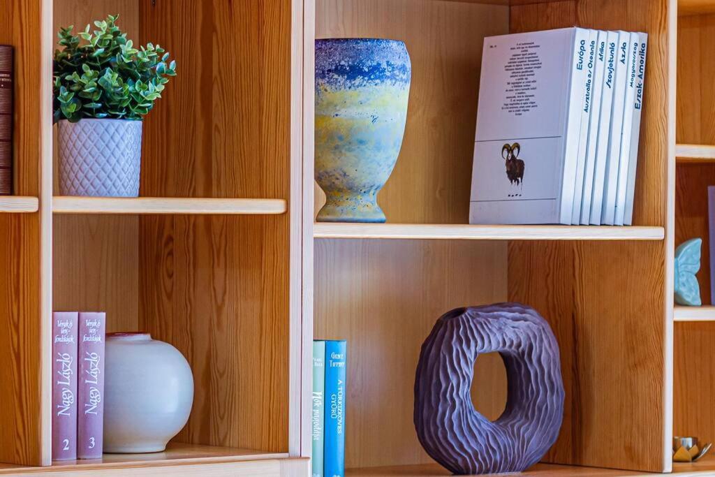 Roomy Apartment 80Sqm At City Center Free Parking Space, Ac & Balcony Budapest Eksteriør billede