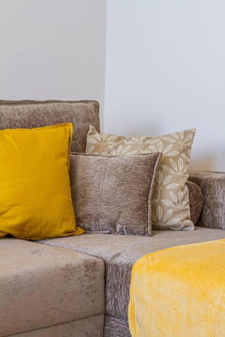 Roomy Apartment 80Sqm At City Center Free Parking Space, Ac & Balcony Budapest Eksteriør billede